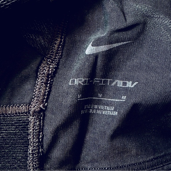 NIKE INDY BLACK MESHED LIGHTWEIGHT SPORTS BRA sz M RACERBACK MEDIUM SUPPORT - Picture 6 of 6